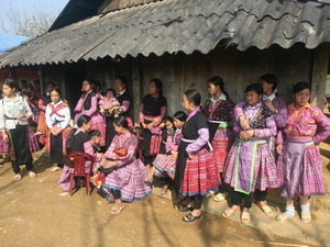 Lạ lùng phong tục cưới hỏi miền Tây Bắc ảnh 1